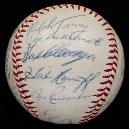 1961 Бейзбол екип WSC йорк Янкис с автограф (24 мача) Мики Мэнтла и Роджър Марис PSA - Бейзболни топки с автографи